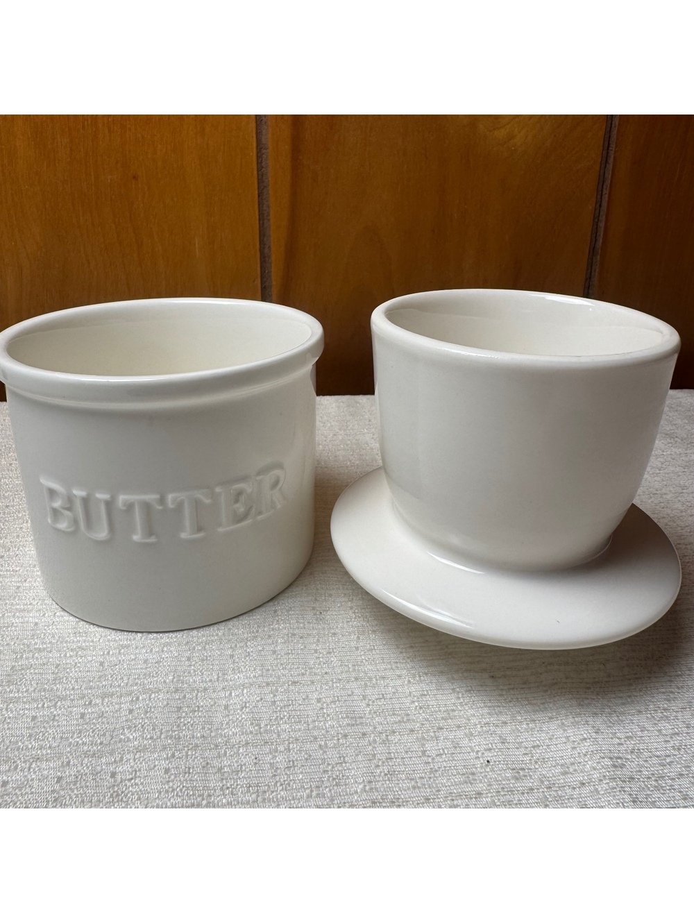 Vintage White Ceramic Butter Crock With Lid Countertop Butter Keeper - Picture 4 of 7